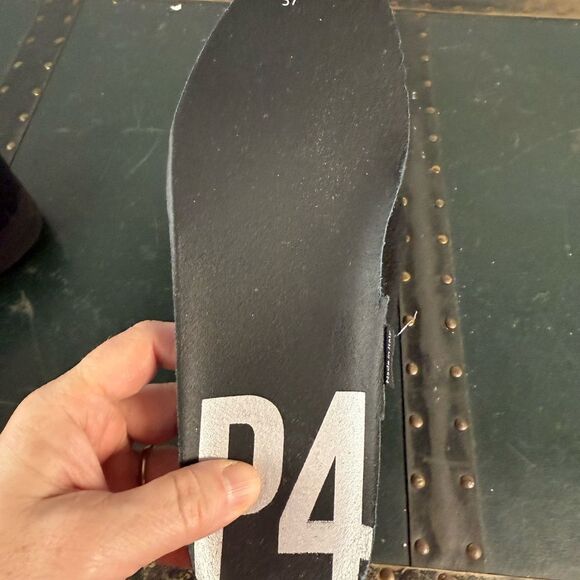 P448 Womens 6.5 Black slip on genuine shearling Shoes 37 EU NWOT - Picture 5 of 6